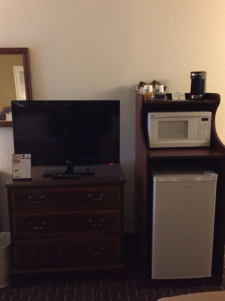 Quality Inn Milwaukee- Brookfield Bagian luar foto