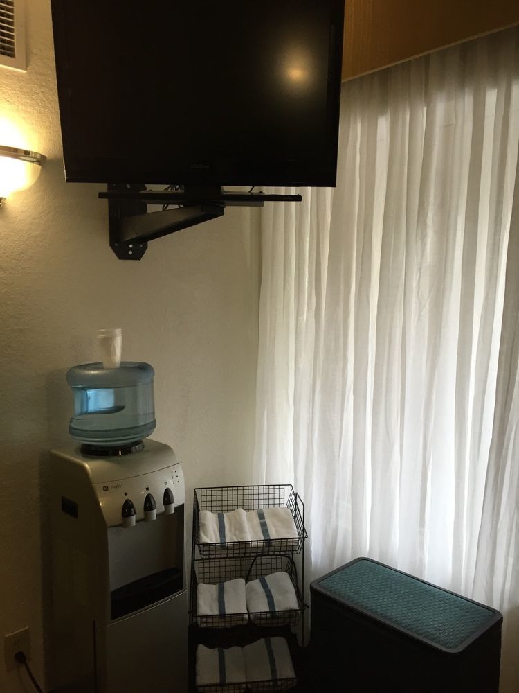 Quality Inn Milwaukee- Brookfield Bagian luar foto